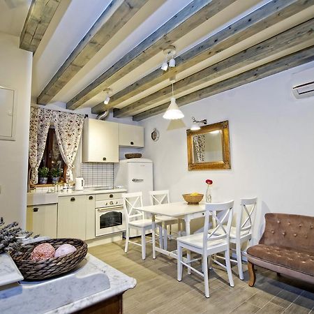 Anja Apartments 시베니크 객실 사진